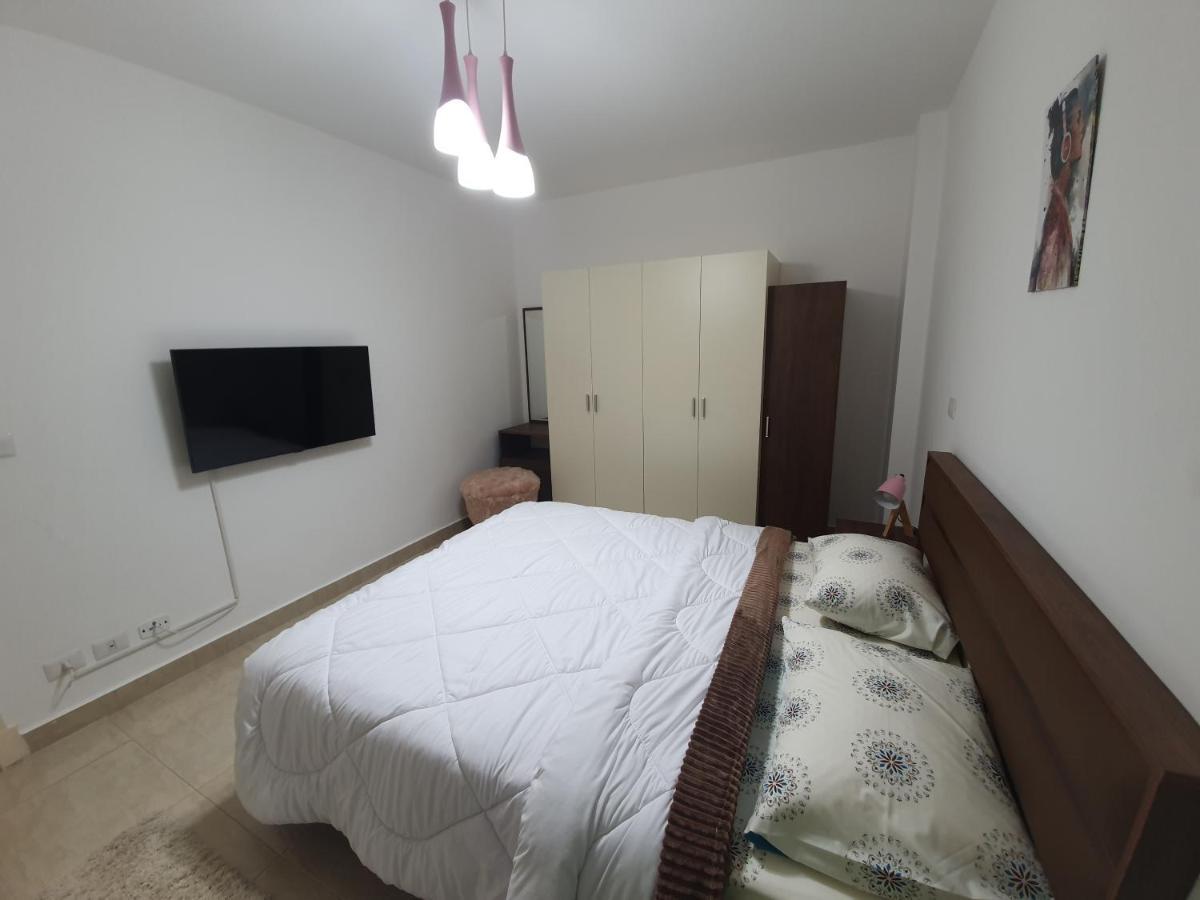Madinaty Well-Furnished 3- Bedroom Apartment - شقة فندقيه للايجار مدينتي Madinat ash Shuruq Exterior foto
